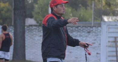 Marcelo Candia dirige contra Deportivo Maipú: debe definir quién reemplaza a Federico Bravo