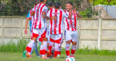 LPF: Atlético Paraná aplastó a Argentino y es uno de los líderes