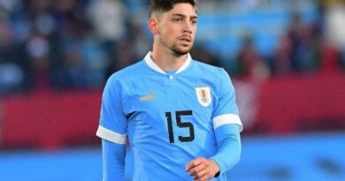 Una final: Uruguay choca con España en busca de la clasificación a 16avos de final en el Mundial